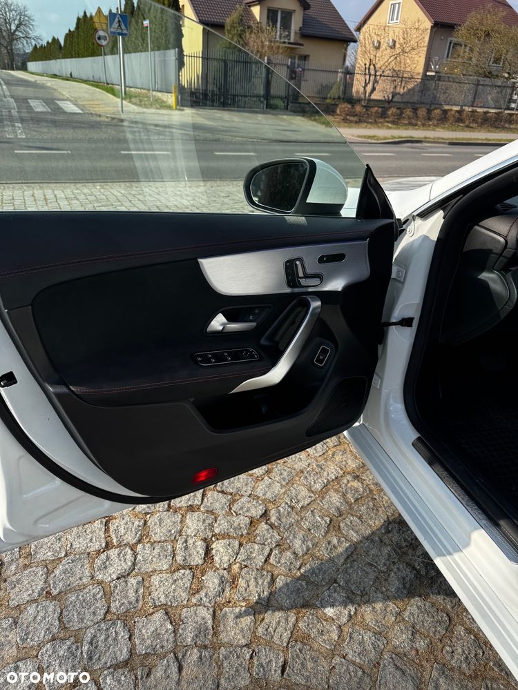 Mercedes-Benz CLA 250 Edition 1 7G-DCT - 18