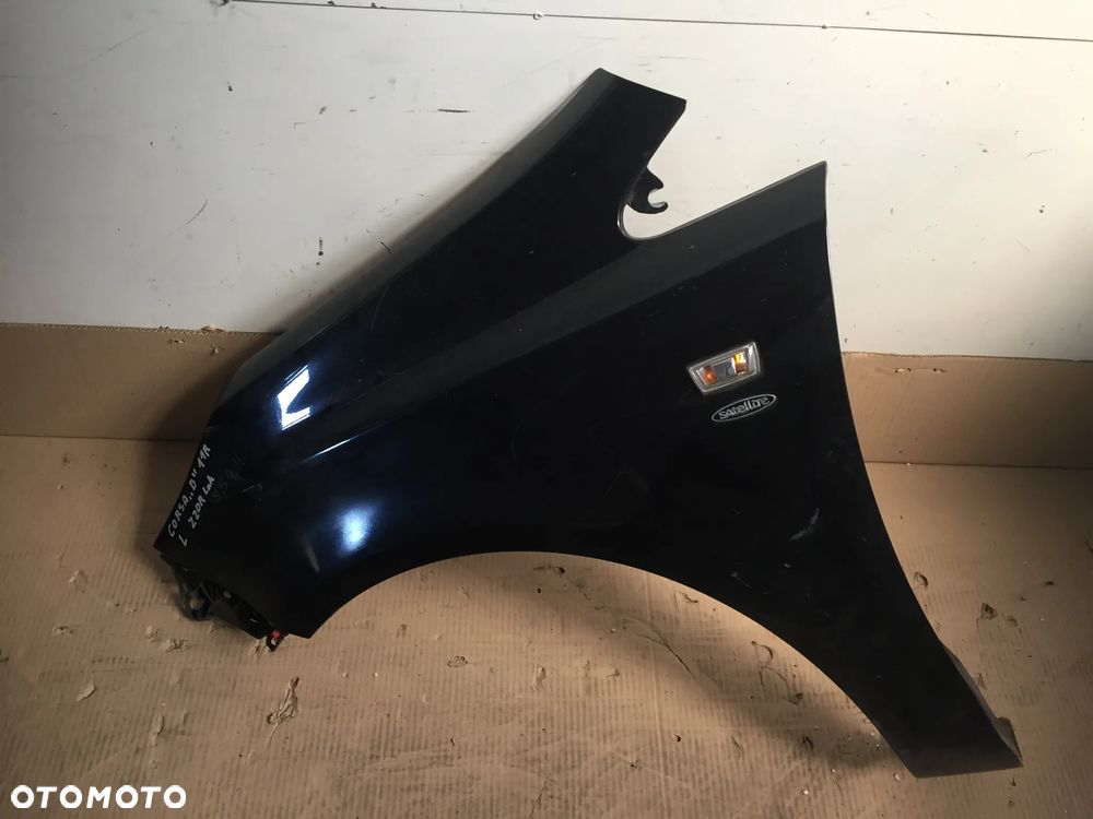 OPEL CORSA D 11R BŁOTNIK LEWY PRZÓD Z20R - 1