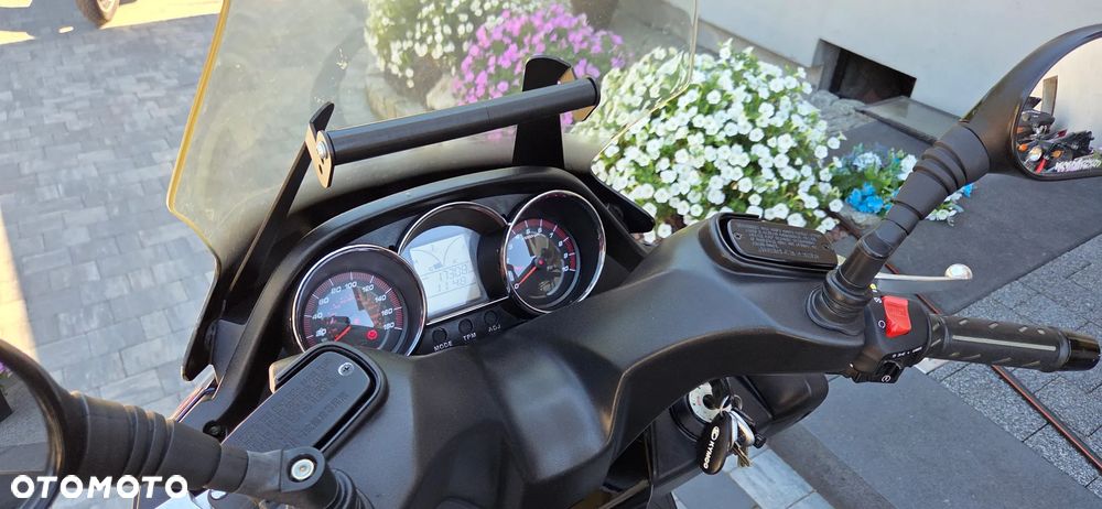 Kymco Downtown - 12