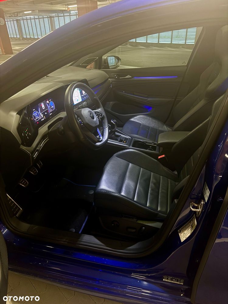 Volkswagen Golf - 11