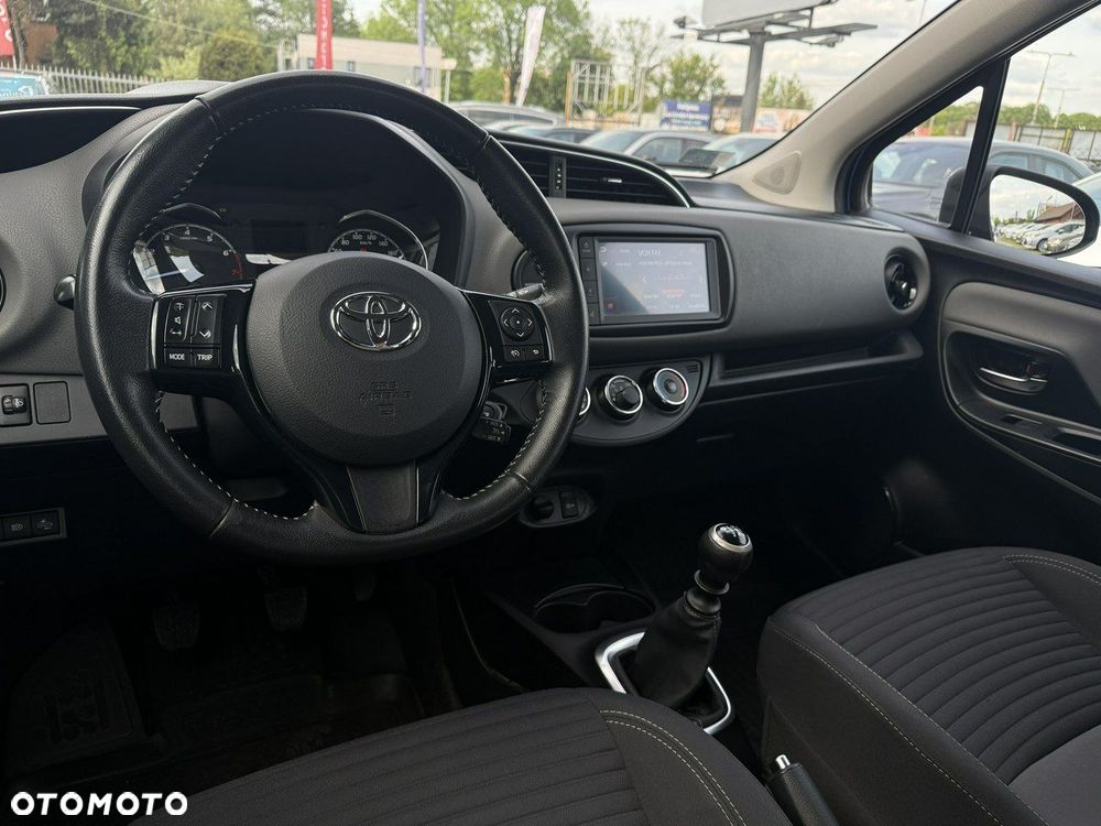Toyota Yaris 1.5 Premium - 14