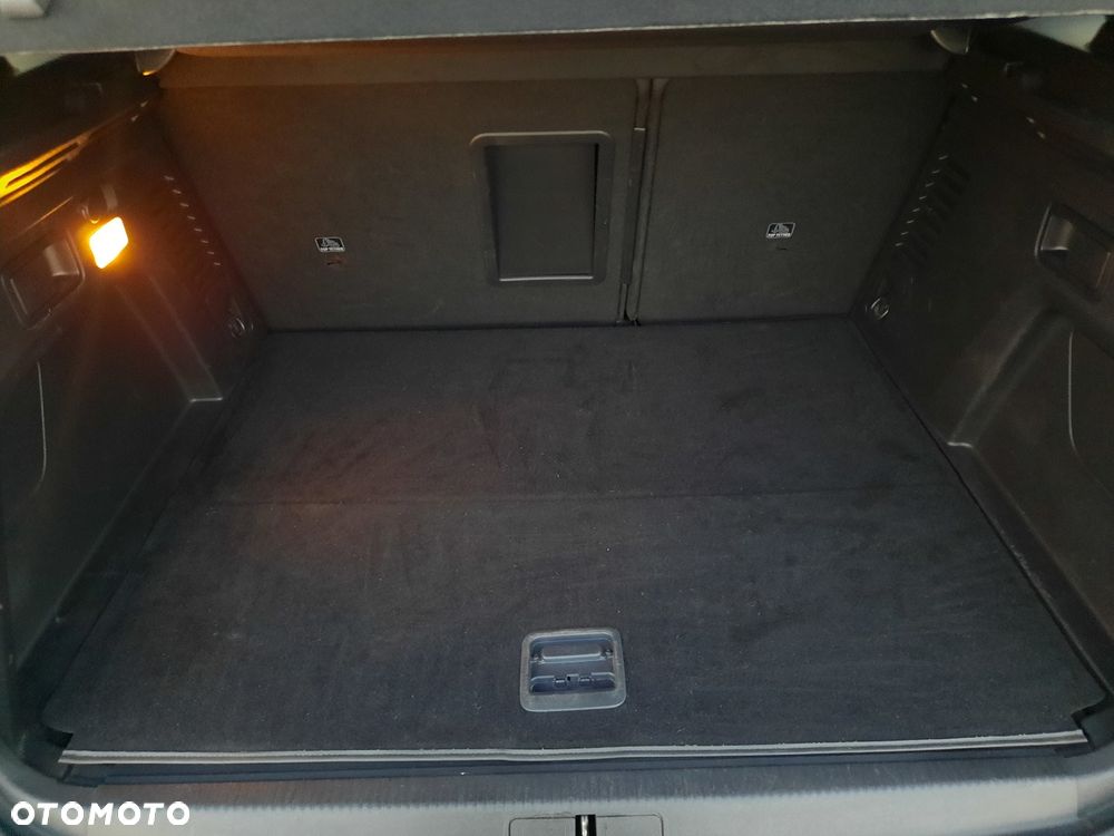 Peugeot 3008 1.6 PureTech HYbrid Allure S&S EAT8 - 20