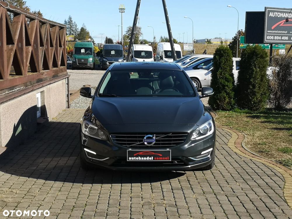 Volvo V60 D6 AWD Plug-in Hybrid Summum - 6