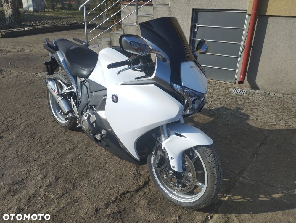 Honda VFR - 2