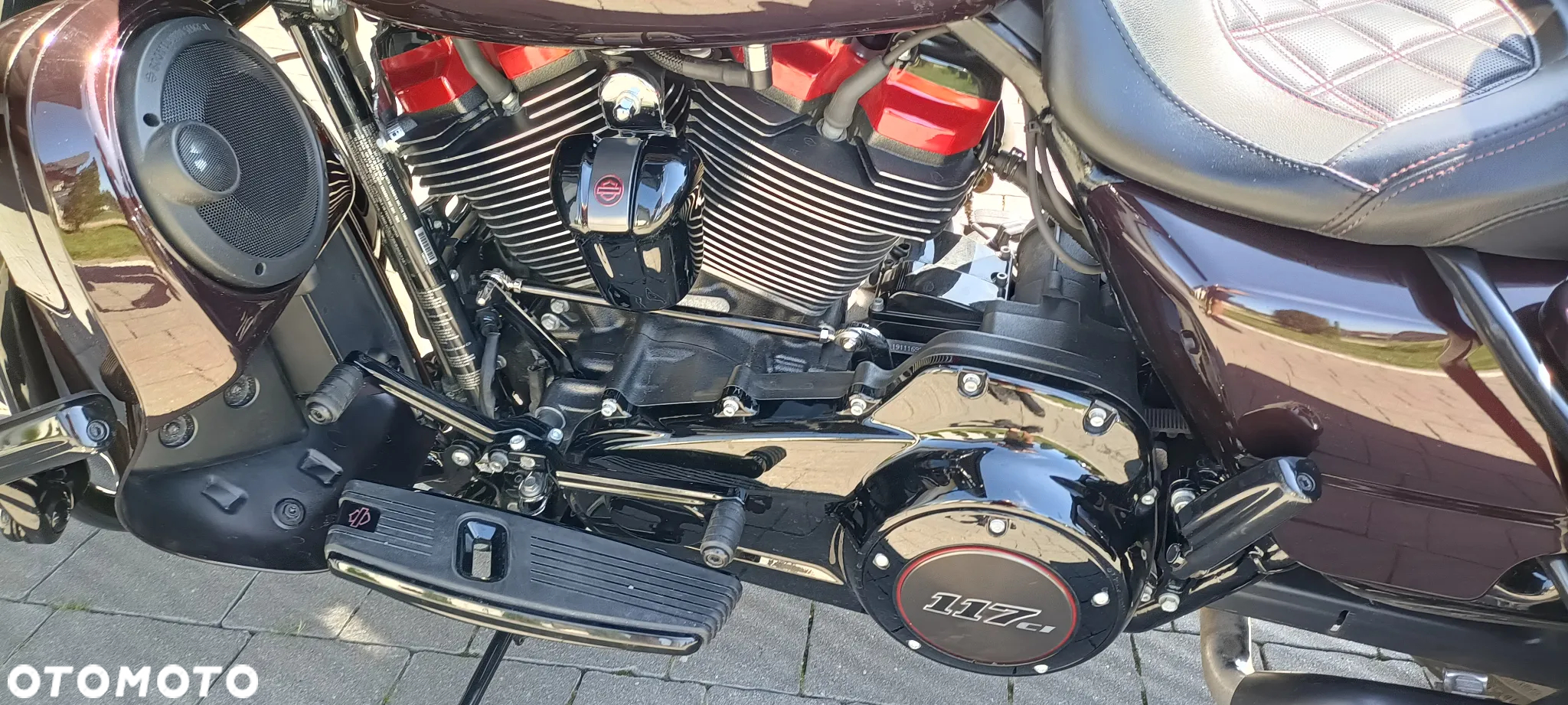 Harley-Davidson CVO Street Glide - 10