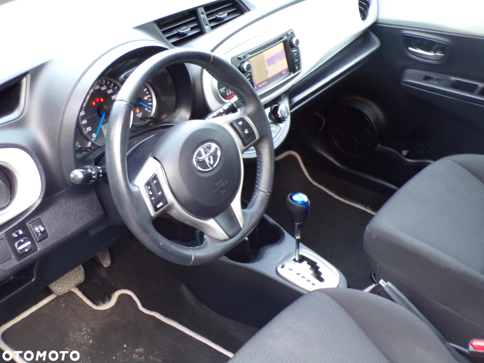 Toyota Yaris Hybrid 1.5 VVT-i Edition 2014 - 19