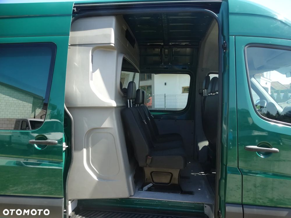 Mercedes-Benz Sprinter - 13
