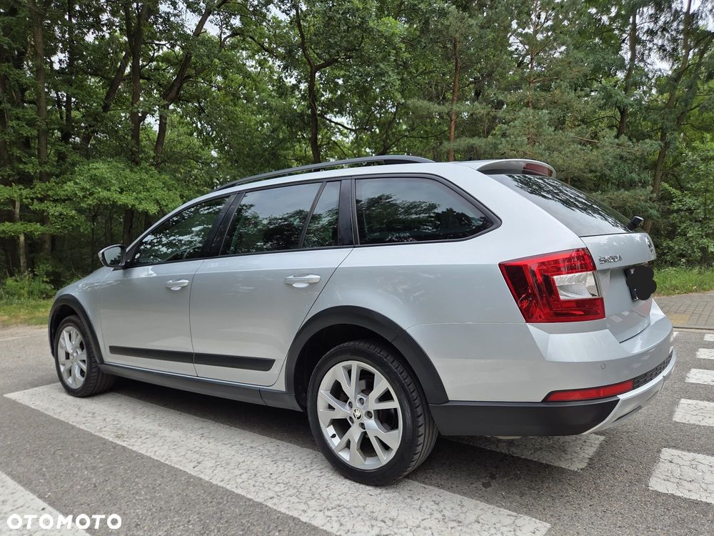 Skoda Octavia Scout 2.0 TDI 4x4 DSG - 6
