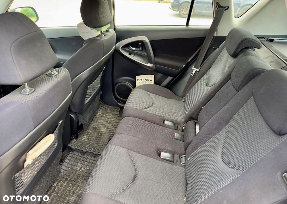 Toyota RAV4 - 9