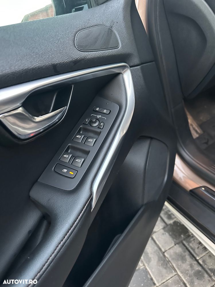Volvo V40 D3 Aut Summum - 4
