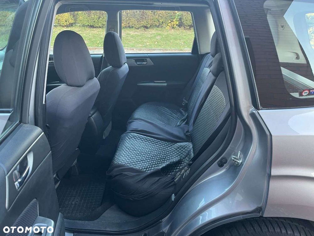 Subaru Forester 2.0i Comfort Lineartronic - 20