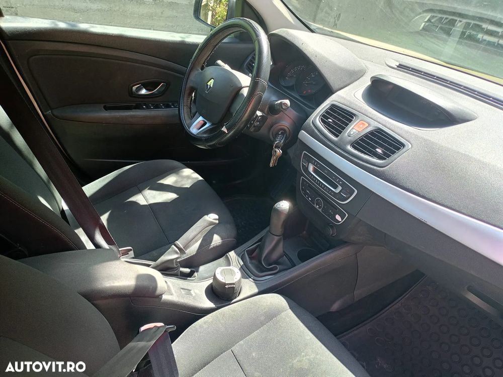 Renault Fluence 1.6 16V Authentique - 6