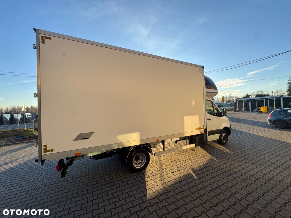 Mercedes-Benz Sprinter - 4