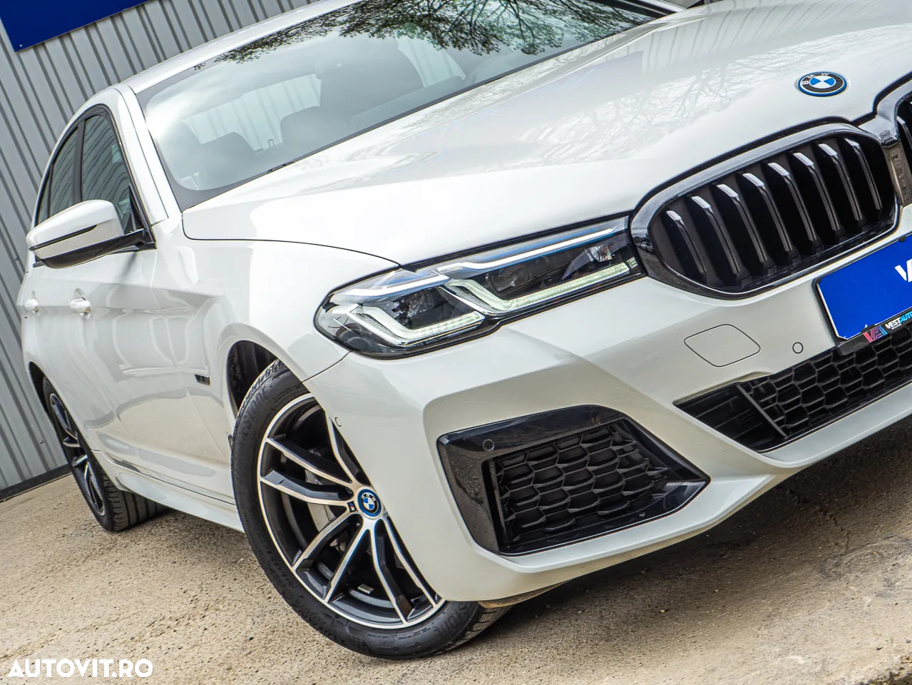 BMW Seria 5 530e Aut. M Sport Edition - 12