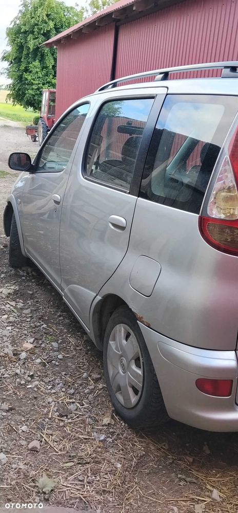Toyota Yaris Verso - 2