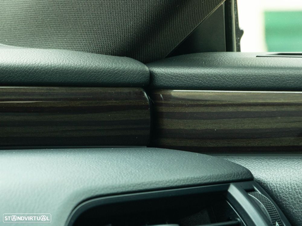 Lexus ES 300h Executive+ - 35