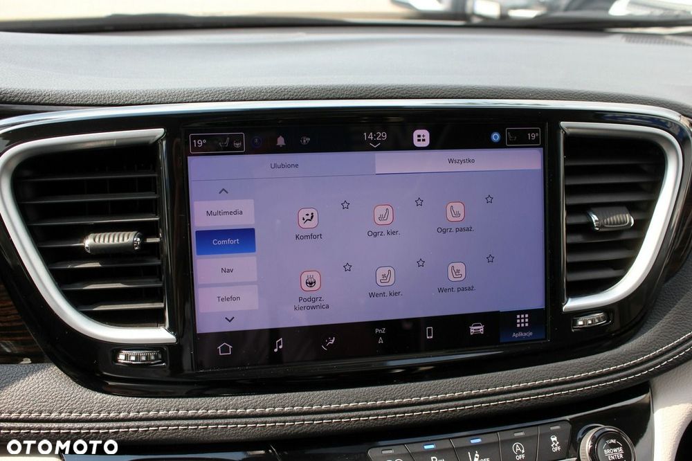 Chrysler Pacifica - 36