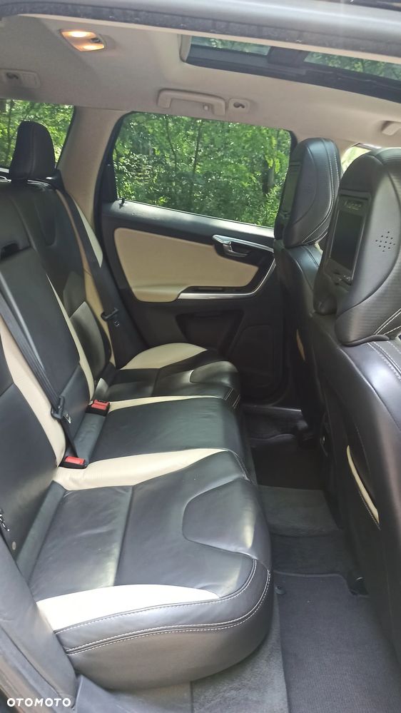 Volvo XC 60 D5 AWD Kinetic - 17