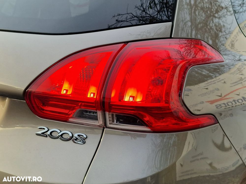 Peugeot 2008 PureTech 82 Style - 25