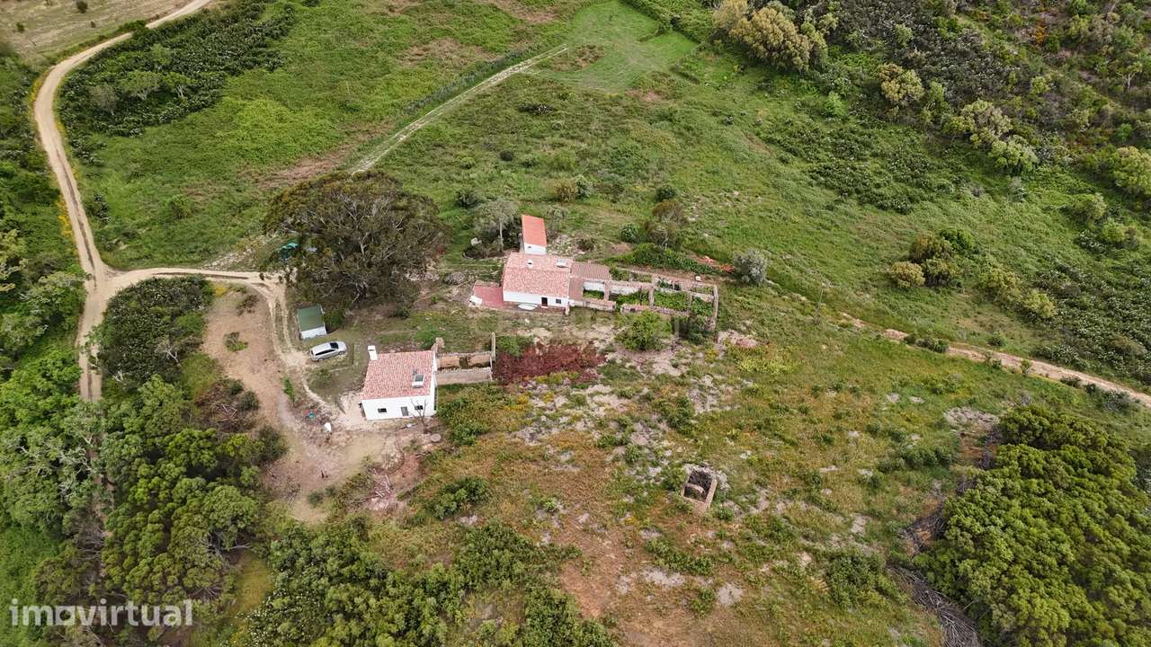 Terreno à venda em Bordeira, Aljezur - 56500m² com potencial - Grande imagem: 2/16