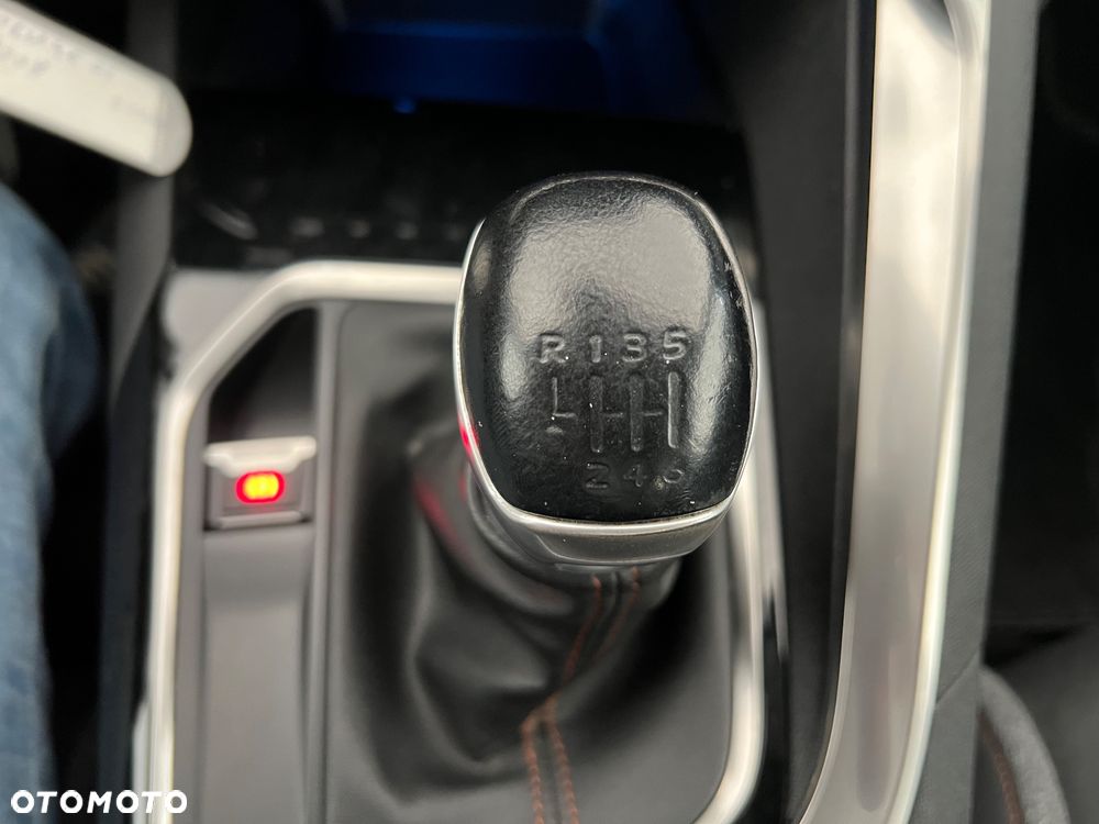 Peugeot 5008 PureTech 130 Stop & Start Allure Business-Paket - 34