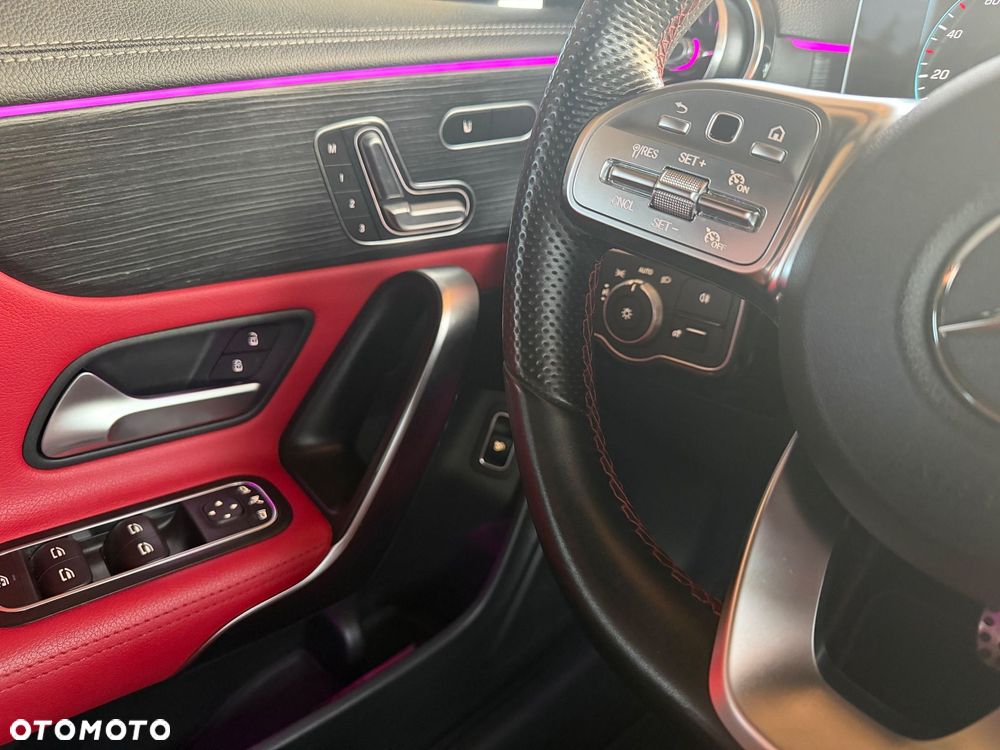 Mercedes-Benz CLA 250 4-Matic AMG Line 7G-DCT - 11