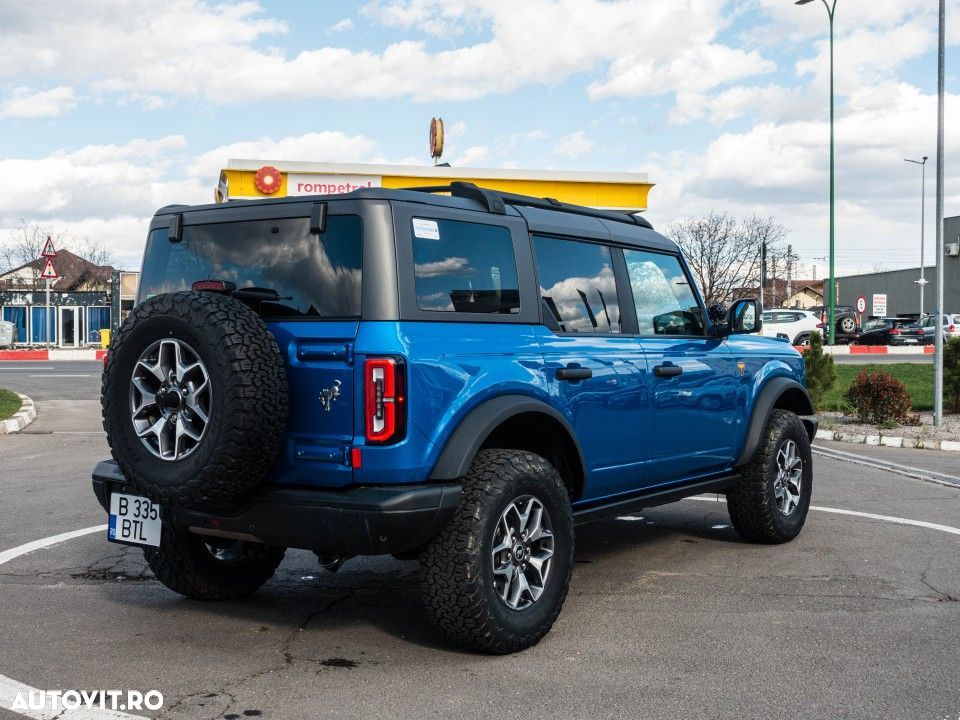 Ford Bronco - 5