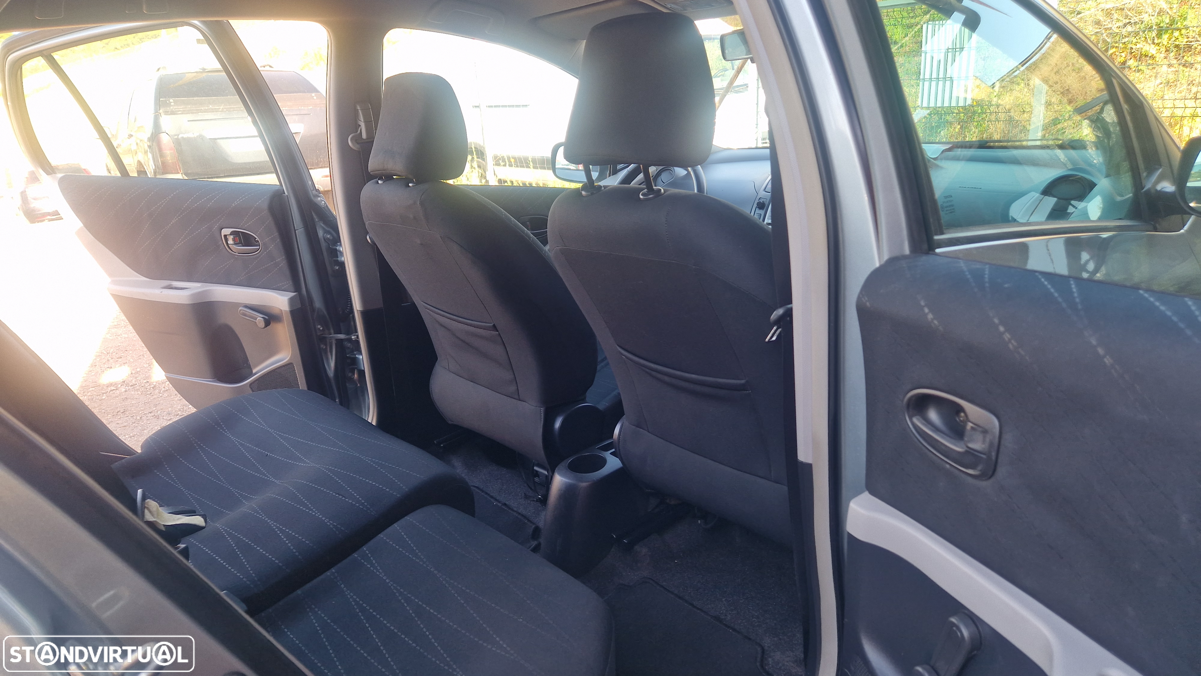 Toyota Yaris 1.4 D-4D AC+VSC - 19