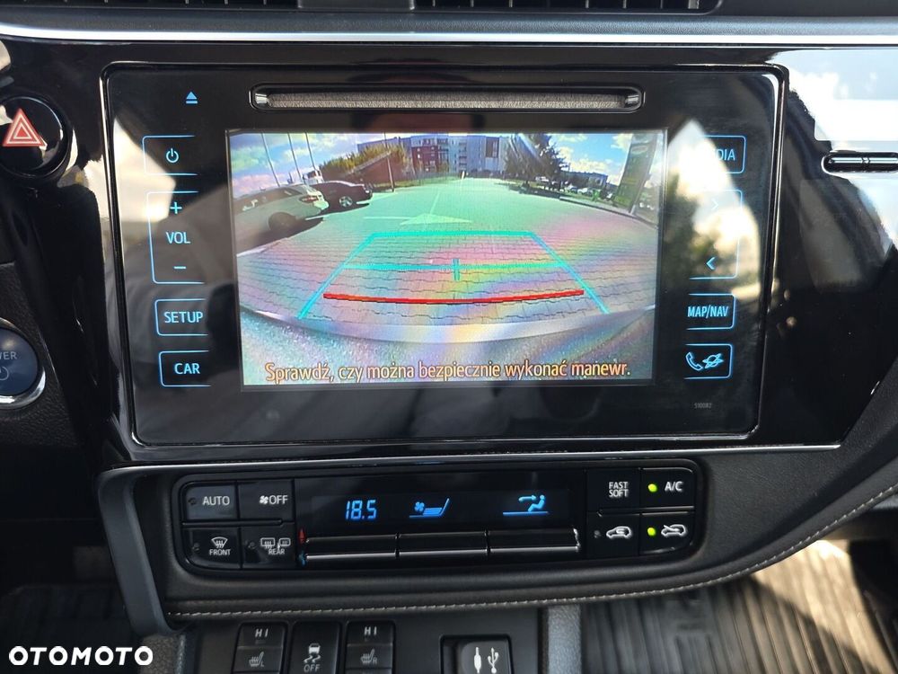 Toyota Auris Hybrid 135 Premium - 18