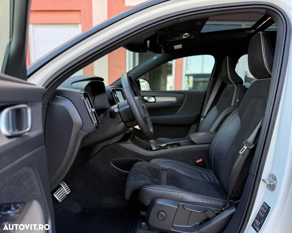 Volvo XC 40 Recharge T5 Twin Engine AT7 R-Design - 17