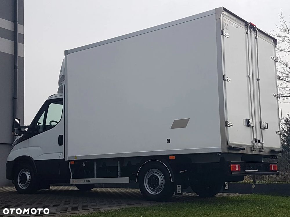 Iveco DAILY 35S16 CHŁODNIA 6EP MROŹNIA IZOTERMA GRZANIE AGREGAT CARRIER XARIOS 5 ZASILANIE Z SILNIKA + ELEKTRYCZNE - 27