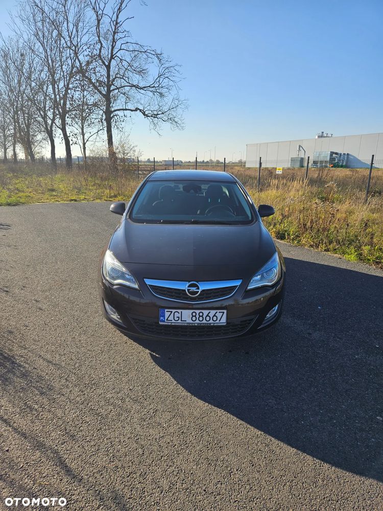 Opel Astra IV 1.4 T Cosmo - 1