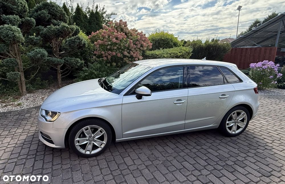 Audi A3 Sportback - 2