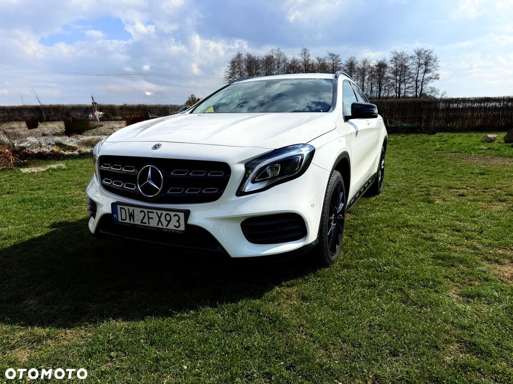 Mercedes-Benz GLA 200 7G-DCT - 11