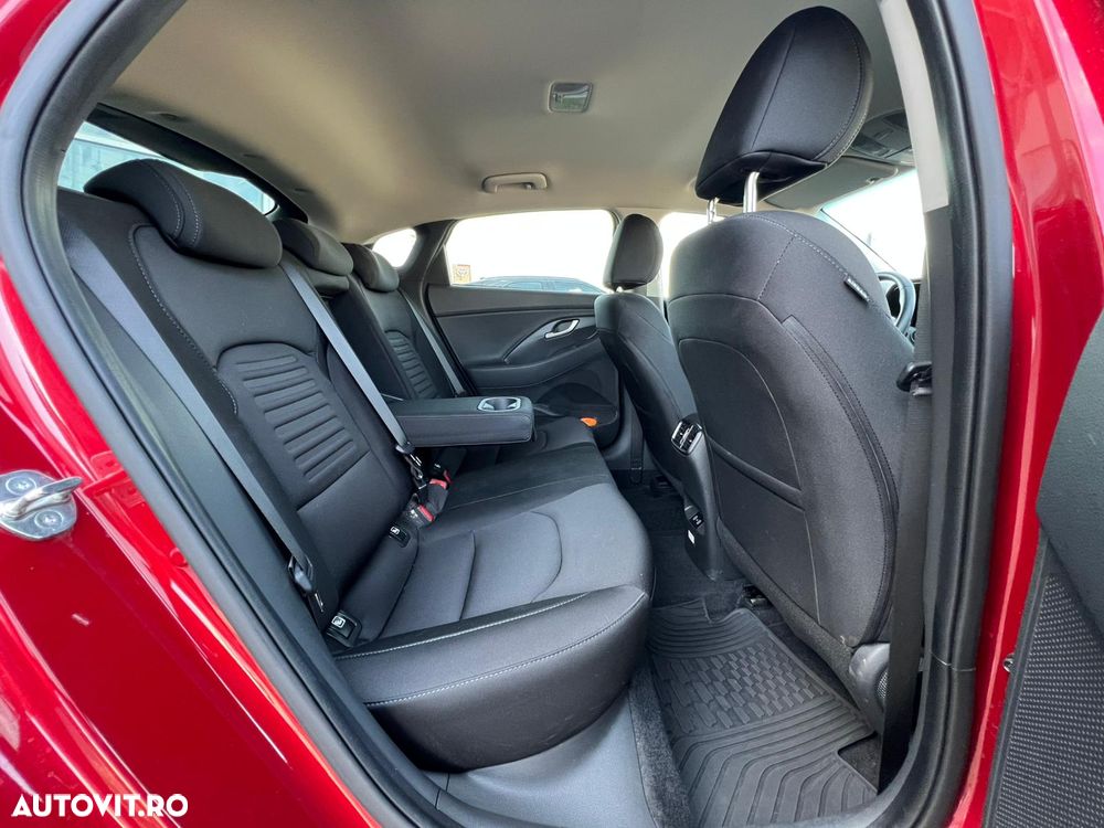 Hyundai i30 1.5 T-GDI 48V-Hybrid DCT Advantage - 18
