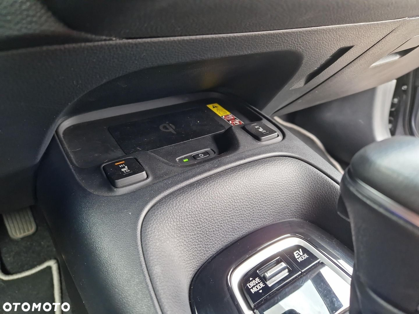 Toyota Corolla 1.8 Hybrid Comfort - 24
