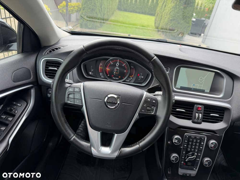 Volvo V40 Cross Country D2 Momentum - 11