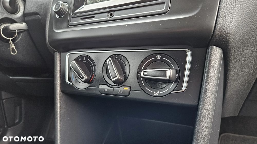 Volkswagen Polo 1.4 TDI (Blue Motion Technology) Comfortline - 40