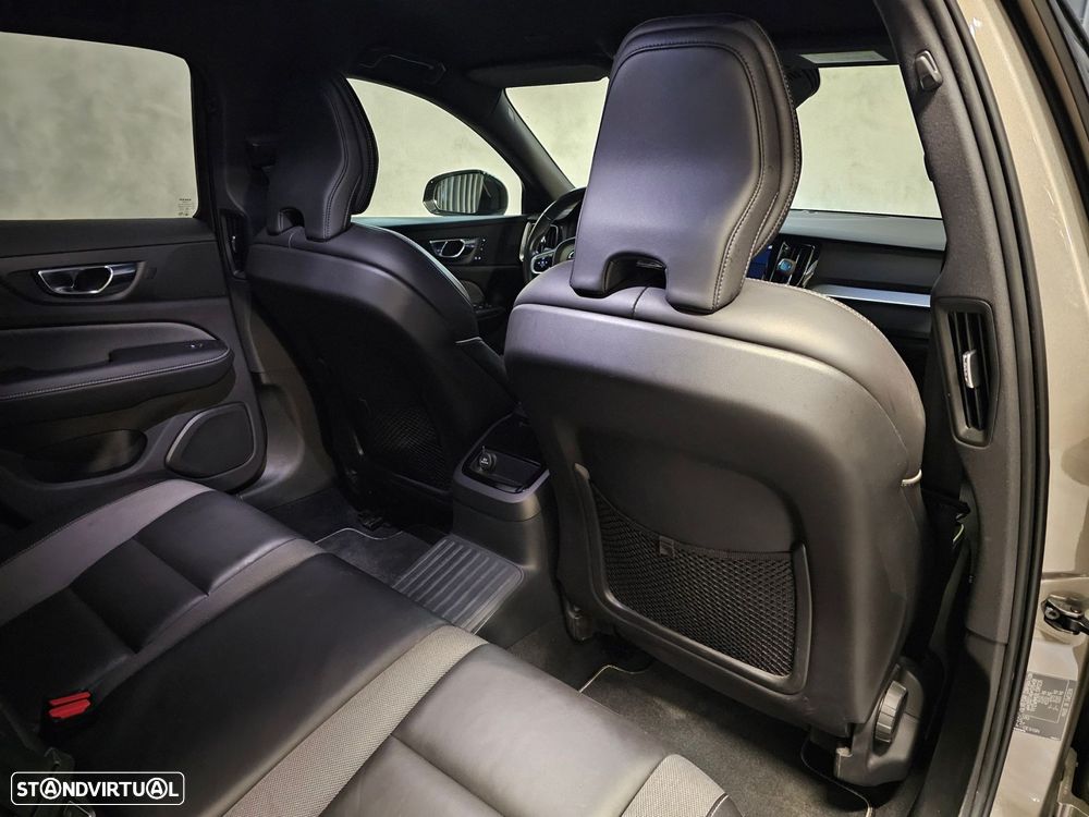 Volvo V60 2.0 T8 AWD TE R-Design - 19