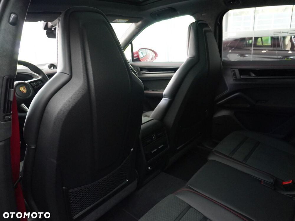 Porsche Cayenne GTS - 31