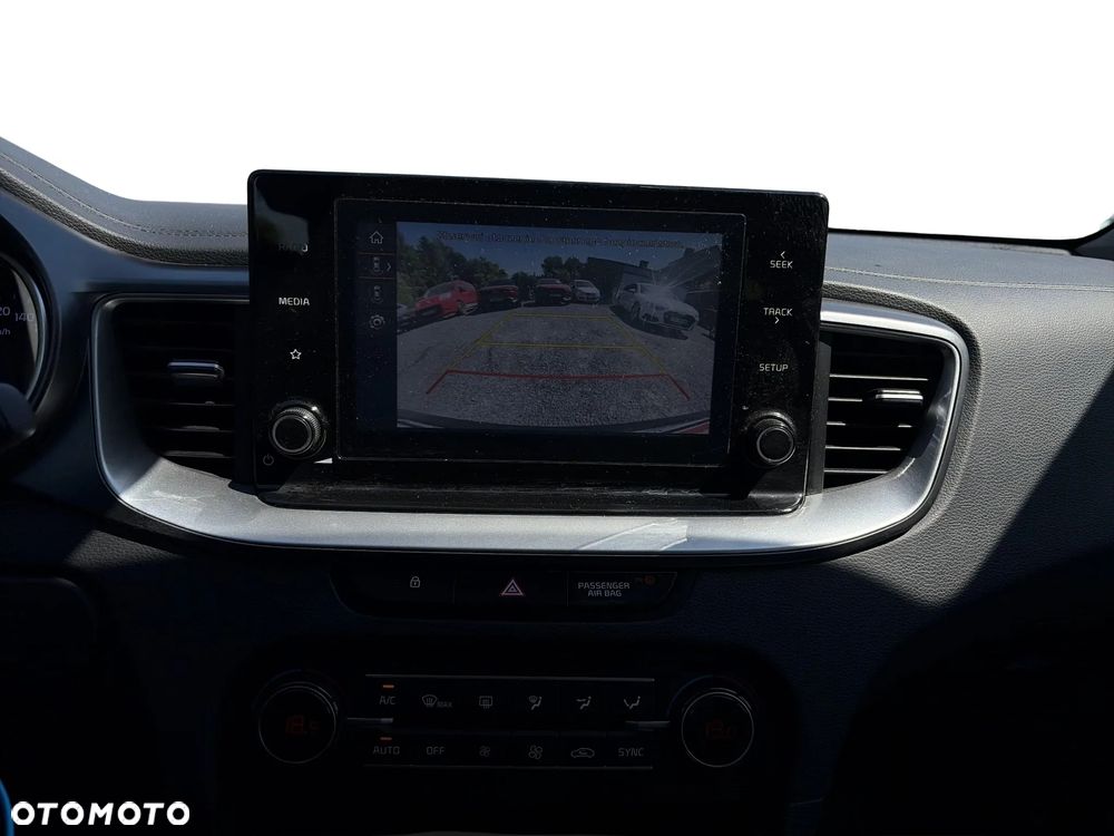 Kia Ceed 1.5 T-GDI M - 19