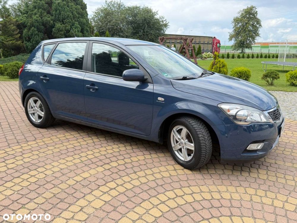 Kia Ceed - 4