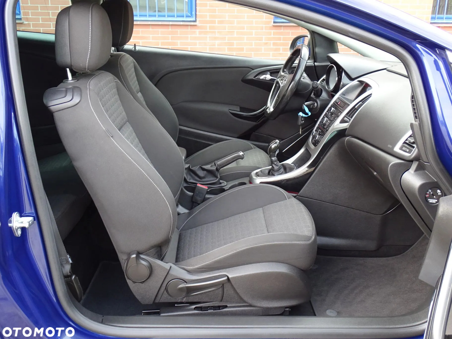 Opel Astra IV GTC 1.4 T Sport - 9