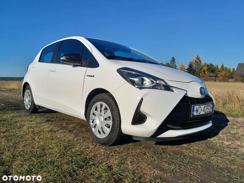 Toyota Yaris Hybrid 100 Active - 3