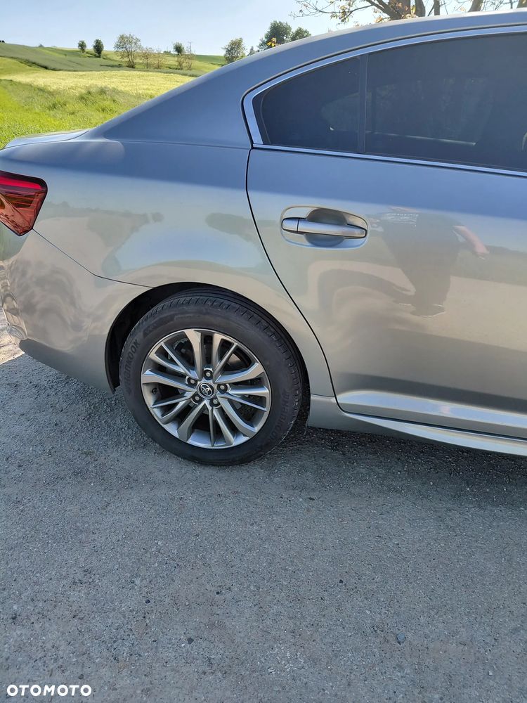 Toyota Avensis 1.8 Premium EU5 - 3
