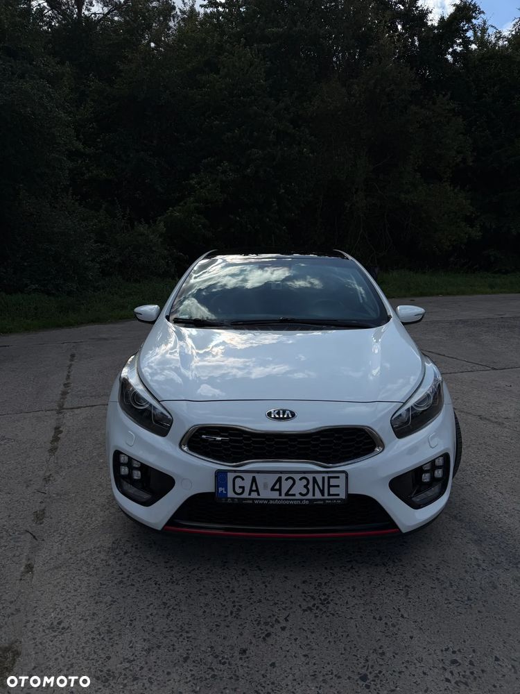 Kia Ceed - 10