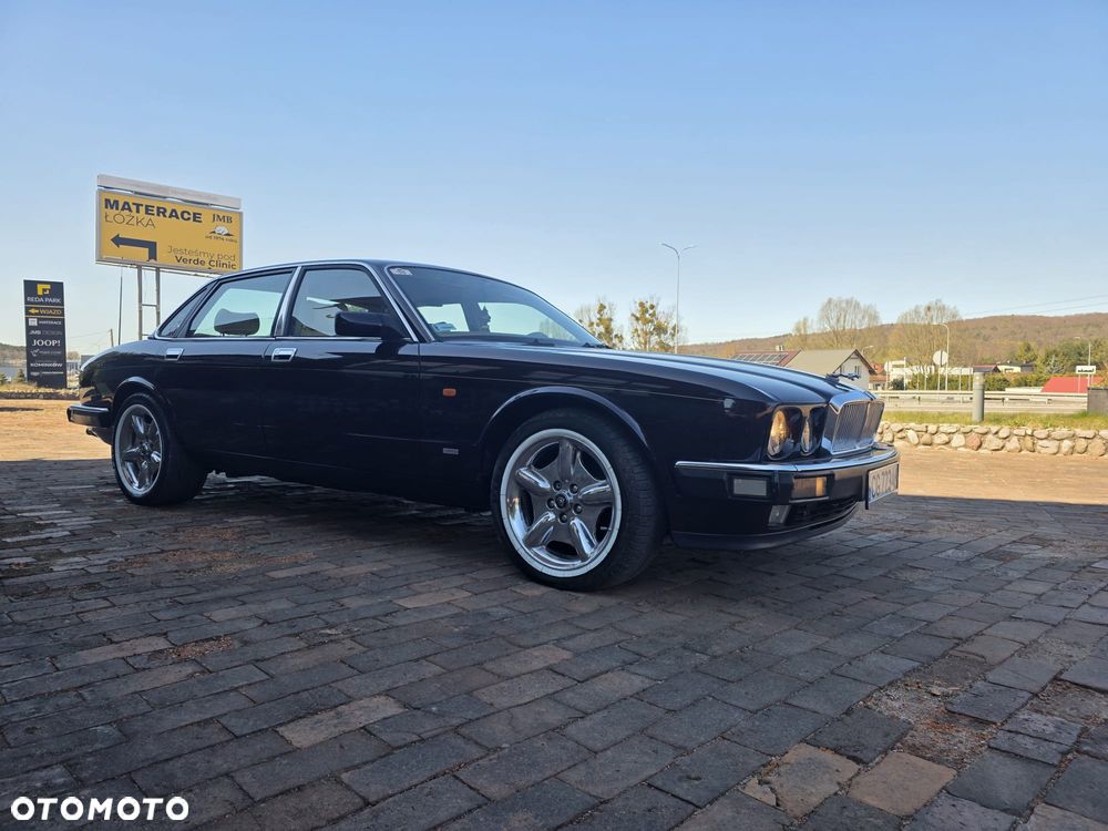 Jaguar XJ Soverign 3.2i - 6