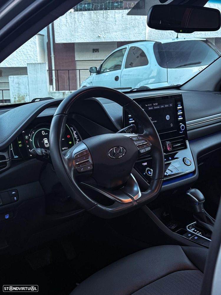 Hyundai Ioniq 1.6 GDI PHEV - 13