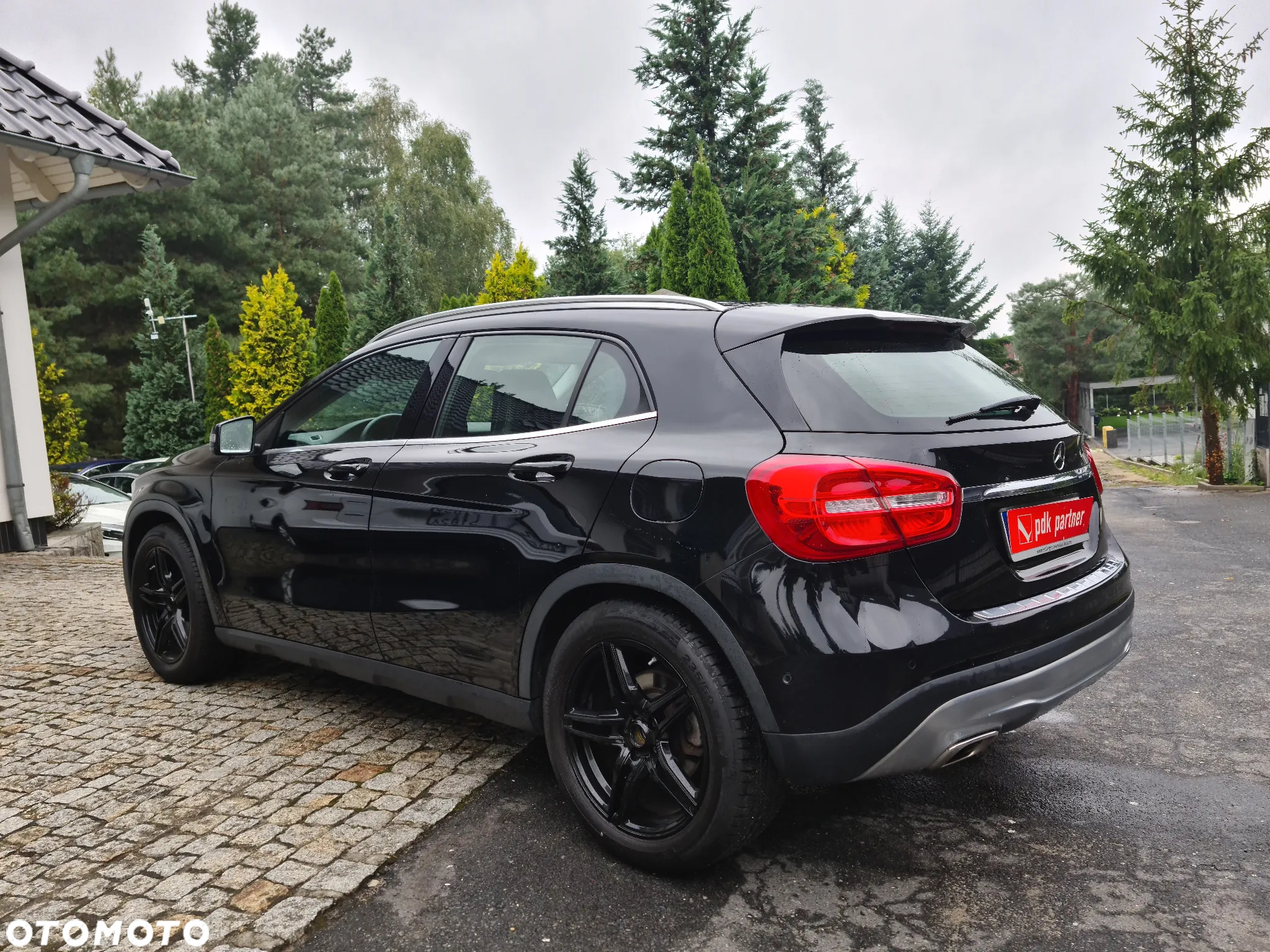 Mercedes-Benz GLA - 8