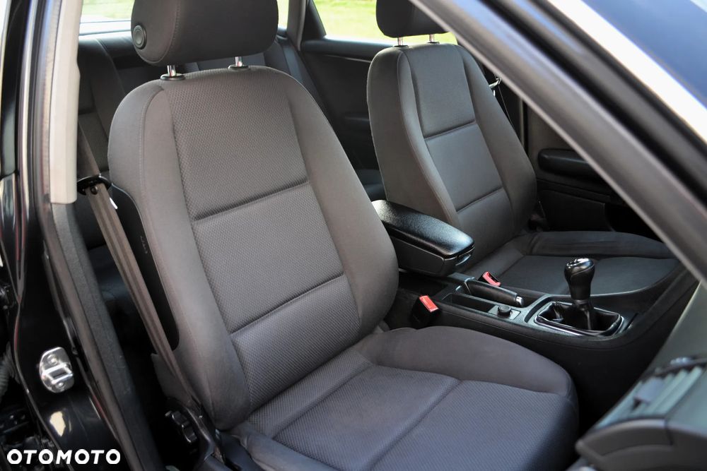 Audi A4 Limousine - 12